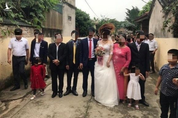 Để dân cưới 4 ngày rình rang giữa dịch, chủ tịch xã ở Thanh Hóa bị đình chỉ