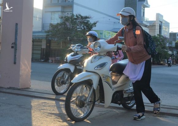 Ngày mai 27-4, nhiều tỉnh thành cho học sinh trở lại trường - Ảnh 1. Ngày mai 27-4, nhiều tỉnh thành cho học sinh trở lại trường - Ảnh 1.
