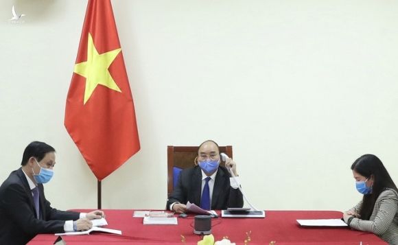 Thủ tướng Nguyễn Xuân Phúc điện đàm với Tổng thống Hàn Quốc về dịch Covid-19 - Ảnh 1. Thủ tướng Nguyễn Xuân Phúc điện đàm với Tổng thống Hàn Quốc về dịch Covid-19 - Ảnh 1.
