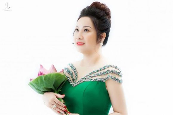 Khám nhà nữ đại gia Thái Bình từng chi trăm triệu mời sao hát kỷ niệm ngày cưới