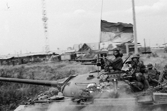 Đại tá Nguyễn Khắc Nguyệt: Vỏ quýt dày có móng tay nhọn - Bí kíp có một không hai của lính xe tăng Việt Nam - Ảnh 4.