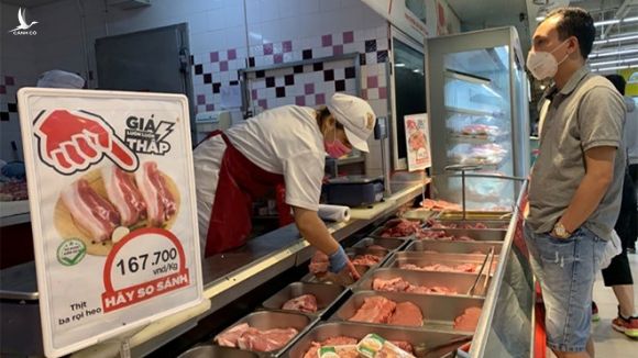 Bộ NN-PTNT đang đẩy nhanh tốc độ tái đàn, nhập khẩu thịt lợn để giảm giá thực phẩm này /// Ảnh Hoàng Phan