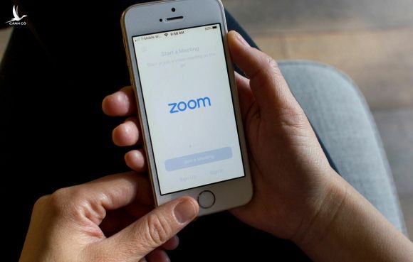 Phần mềm Zoom có thể tạo cuộc gọi nhóm tối đa 100 người. Ảnh: Shutterstock.