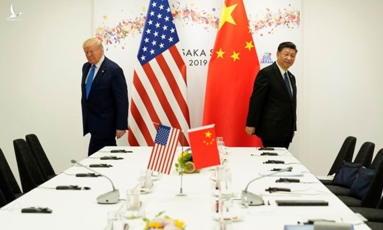 Tổng thống Donald Trump (trái) và Chủ tịch Tập Cận Bình tại hội nghị G20 ở Osaka, Nhật Bản, tháng 6/2019. Ảnh: Reuters.