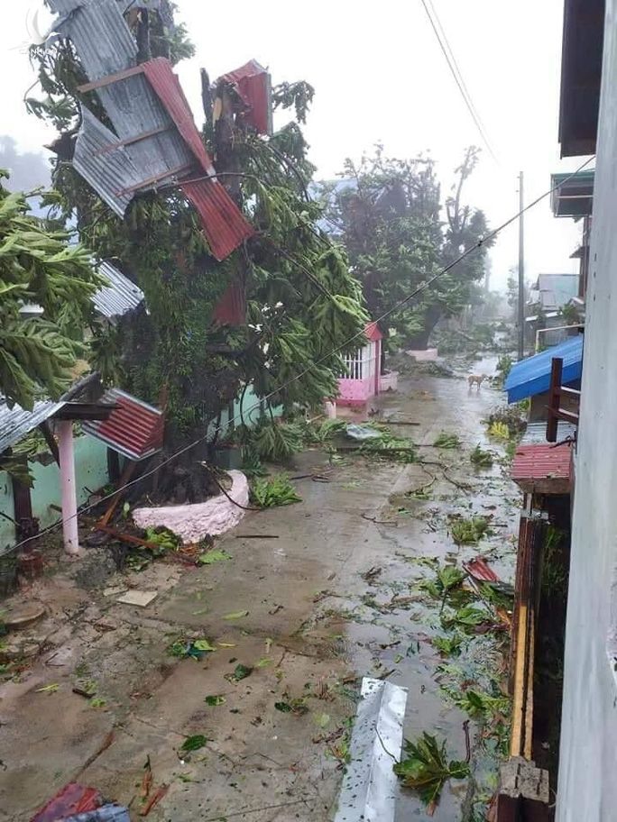 Philippines: Hàng chục ngàn người vừa chạy bão vừa tránh Covid-19 - Ảnh 5.