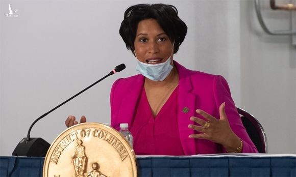 Thị trưởng Muriel Bowser phát biểu trong cuộc họp báo ở thủ đô Washington, ngày 11/5. Ảnh: AFP.