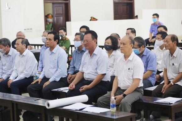 Trước tòa, cựu Chủ tịch Đà Nẵng đề nghị bổ sung chức danh trong lý lịch - ảnh 3