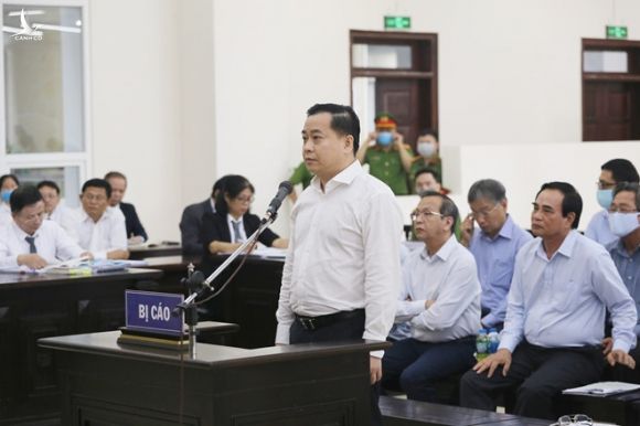 Trước tòa, cựu Chủ tịch Đà Nẵng đề nghị bổ sung chức danh trong lý lịch - ảnh 2