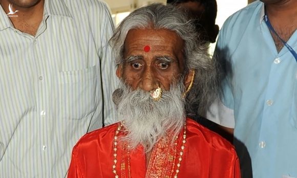 Prahlad Jani, người tự nhận hơn 80 năm nay không cần ăn uống mà vẫn sống tốt. Ảnh: AFP.