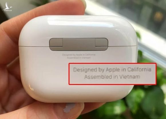 Một số mẫu AirPods Pro mới đã được sản xuất tại Việt Nam. Ảnh: The Verge.