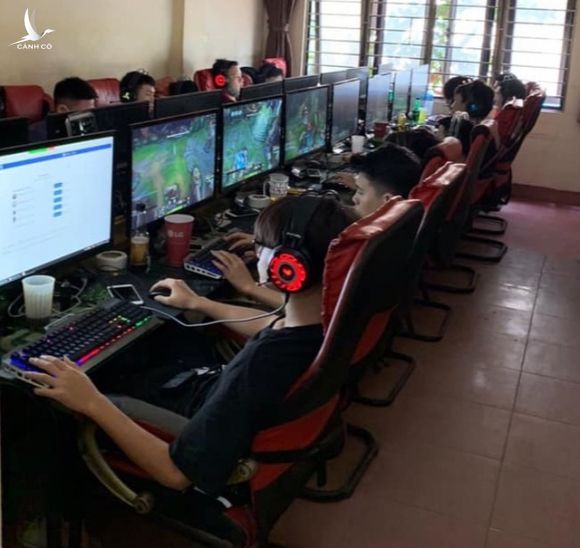 Hà Nội: Bất chấp lệnh cấm, quán game âm thầm phục vụ 40 game thủ - 2