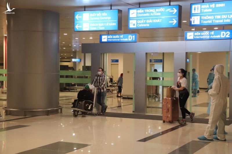 Ảnh: Gần 300 công dân Việt Nam trở về từ UAE được cách ly ở Bạc Liêu - 5