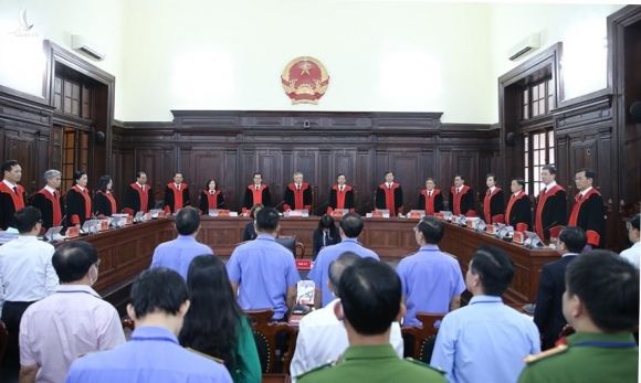 Phiên giám đốc thẩm có toàn bộ 17 thẩm phán cao cấp của Việt Nam. Ảnh:TTXVN.