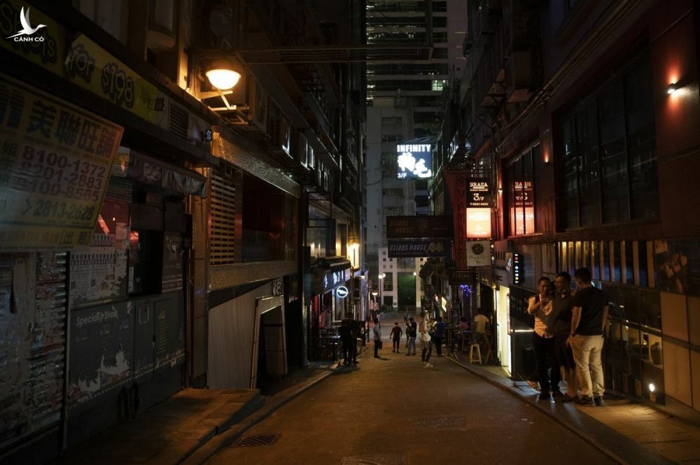 Cuộc sống về đêm tại khu Lan Quế Phường (Hong Kong) tuần trước. Ảnh: Bloomberg