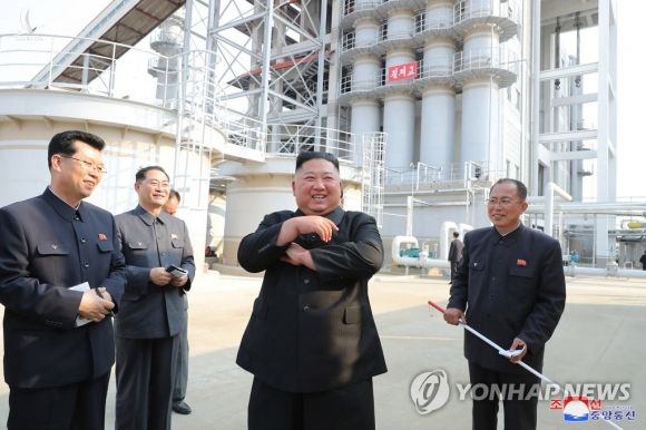 Nha lanh dao Trieu Tien Kim Jong Un bat ngo xuat hien hinh anh 2 kim_jong_un_3.jpg