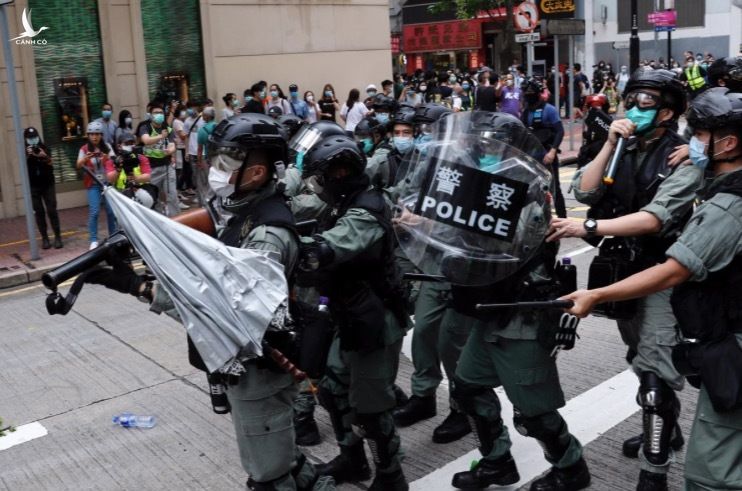 Người Hong Kong biểu tình rầm rộ, phản đối dự luật an ninh