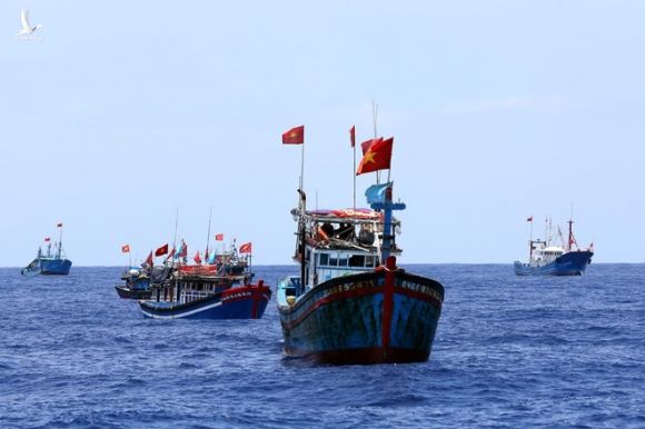 Trung Quốc lại ngang ngược cấm đánh bắt cá ở Biển Đông, điều hải cảnh giám sát - ảnh 1