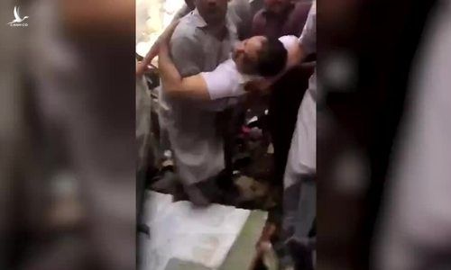 Thoát chết kỳ diệu trong vụ máy bay Pakistan rơi