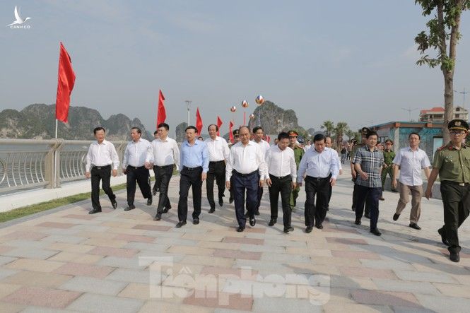 Thủ tướng dự Lễ khánh thành tuyến đường bao biển đẹp nhất Quảng Ninh - ảnh 2