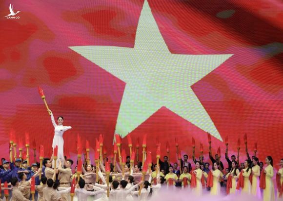 Kỷ niệm 130 năm ngày sinh Chủ tịch Hồ Chí Minh: Trong bầu trời không gì quý bằng nhân dân - Ảnh 3.