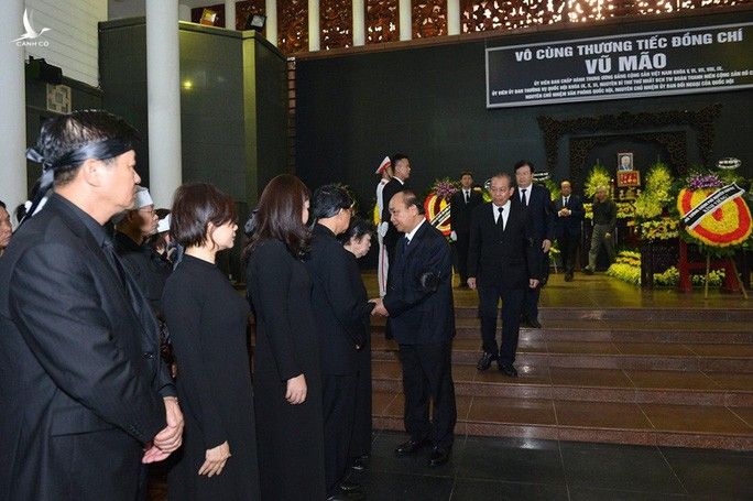 Lãnh đạo Đảng, Nhà nước đến viếng tại lễ tang ông Vũ Mão - Ảnh 7.