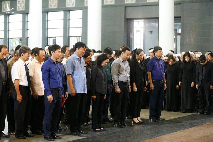 Lãnh đạo Đảng, Nhà nước đến viếng tại lễ tang ông Vũ Mão - Ảnh 8.