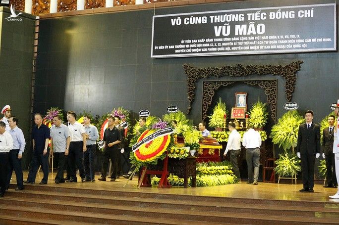 Lãnh đạo Đảng, Nhà nước đến viếng tại lễ tang ông Vũ Mão - Ảnh 9.