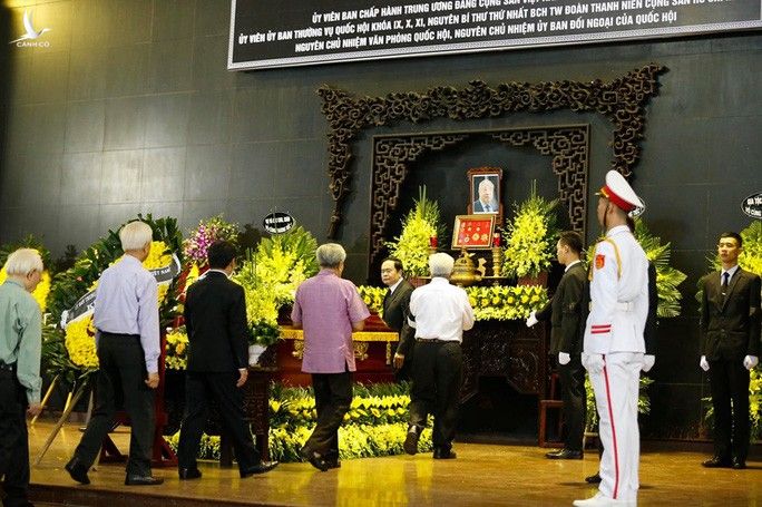 Lãnh đạo Đảng, Nhà nước đến viếng tại lễ tang ông Vũ Mão - Ảnh 10.