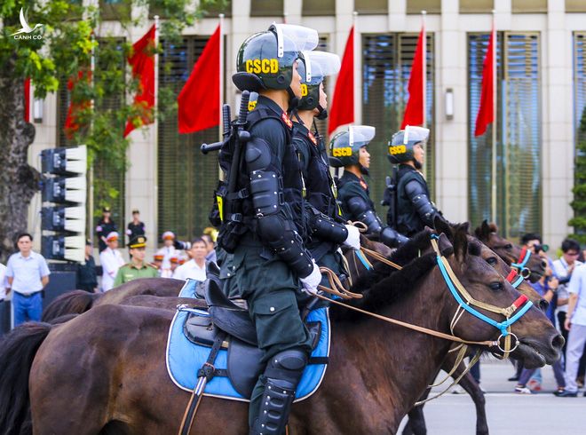 Ấn tượng hình ảnh lực lượng Cảnh sát cơ động Kỵ binh trong lễ ra mắt - Ảnh 9.