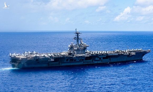 Tàu sân bay USS Theodore Roosevelt tiến vào Biển Philippines, ngày 17/6. Ảnh:US Navy.