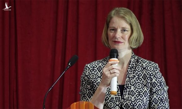 Đại sứ New Zealand Wendy Matthews phát biểu trong lễ khai trương siêu thị 0 đồng ở khu công nghiệp Thăng Long, Hà Nội, ngày 20/6. Ảnh: ĐSQ New Zealand.