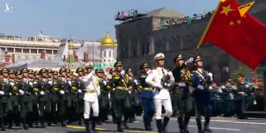 TRỰC TIẾP: Nga duyệt binh rầm rộ mừng Ngày Chiến thắng - Ảnh 2.
