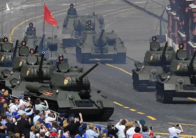 TRỰC TIẾP: Nga duyệt binh rầm rộ mừng Ngày Chiến thắng - Ảnh 9.