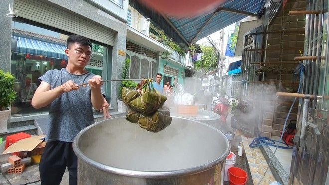 Tết Đoan Ngọ: Người Hoa ở Chợ Lớn nấu bánh bá trạng không kịp bán - ảnh 9
