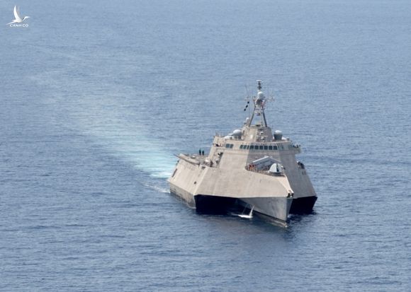 Tàu tác chiến cận bờ Mỹ USS Gabrielle Giffords hoạt động ở Biển Đông ngày 19.5 /// Hải quân Mỹ