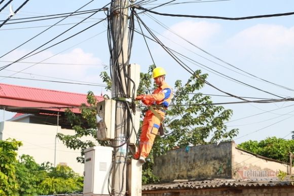 Điện lực ghi nhầm, hoá đơn lên 90 triệu: Cách kiểm soát chỉ số công tơ