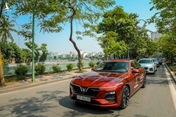 VinFast Lux - dòng xe hạng sang được ưa chuộng nhất Việt Nam tháng 5/2020 - 1