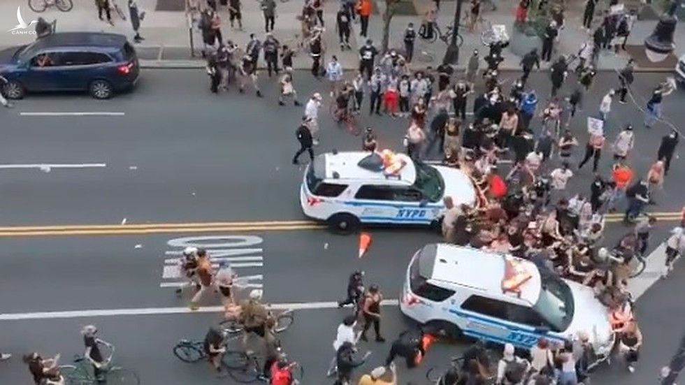 Máu đổ, bạo lực, cướp bóc leo thang giữa làn sóng biểu tình tại Mỹ - ảnh 4