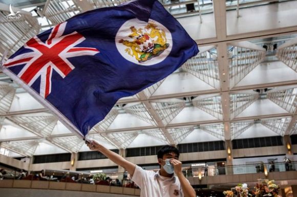 Trung Quốc nói Anh không có quyền gì ở Hong Kong - Ảnh 1.