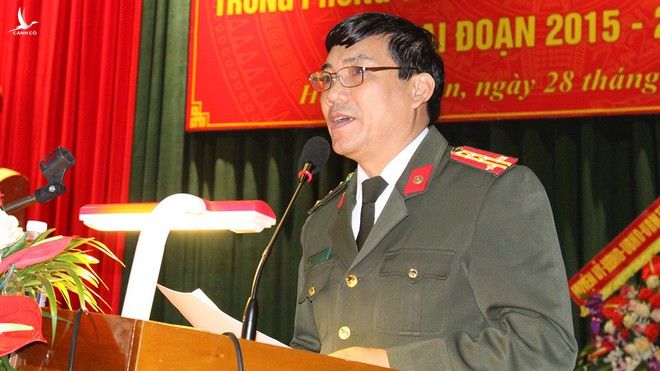 Đại tá Lê Khắc Thuyết phát biểu tại một Hội nghị ở tỉnh Nghệ An /// Ảnh: Tân Kỳ
