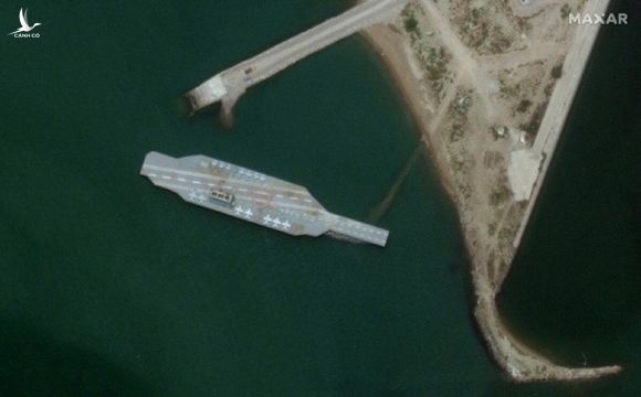 Căng thẳng với Mỹ, Iran sửa tàu sân bay giả để tập bắn?