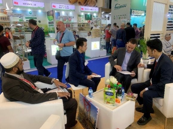 Vinamilk tham gia Hội chợ Gulfood Dubai và ký kết thành công hợp đồng xuất khẩu sữa trị giá 20 triệu USD.