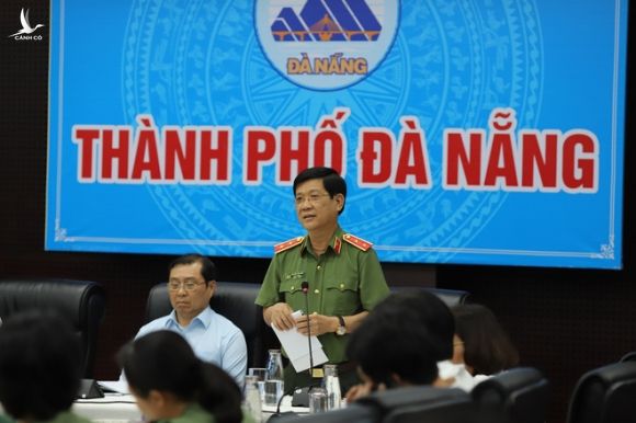 Thủ tướng Nguyễn Xuân Phúc: Họ nhập cảnh trái phép bằng đường nào, ai chịu trách nhiệm? - Ảnh 2.