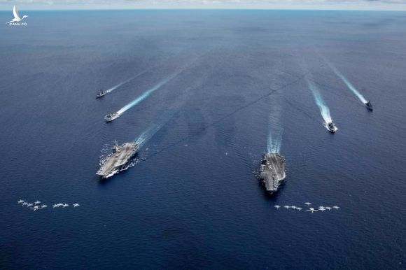 Nhóm tác chiến tàu sân bay USS Ronald Reagan và USS Nimitz tập trận ở Biển Đông /// Ảnh: PACOM