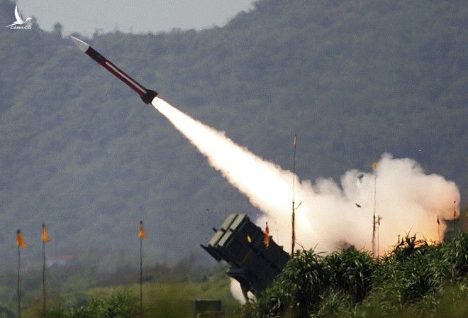 Lực lượng phòng vệ Đài Loan phóng tên lửa Patriot trong một cuộc tập trận /// Reuters