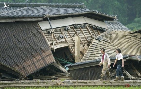 Trung Quốc chuẩn bị hứng bão dồn dập, số người chết gia tăng - Ảnh 2.
