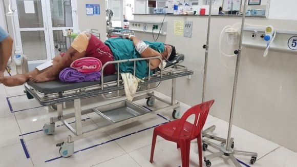 Tài xế Toán đang được điều trị tại BV Việt Nam - Cu Ba /// ẢNH: NGUYỄN PHÚC