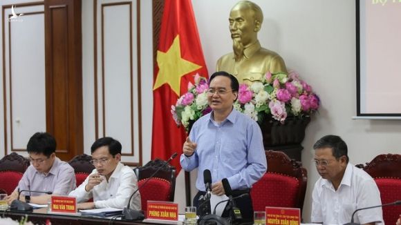 Ông Phùng Xuân Nhạ yêu cầu phải có kế hoạch "tầm soát" trước khi phân công Ban chỉ đạo thi tốt nghiệp THPT /// ẢNH QUỲNH TRANG