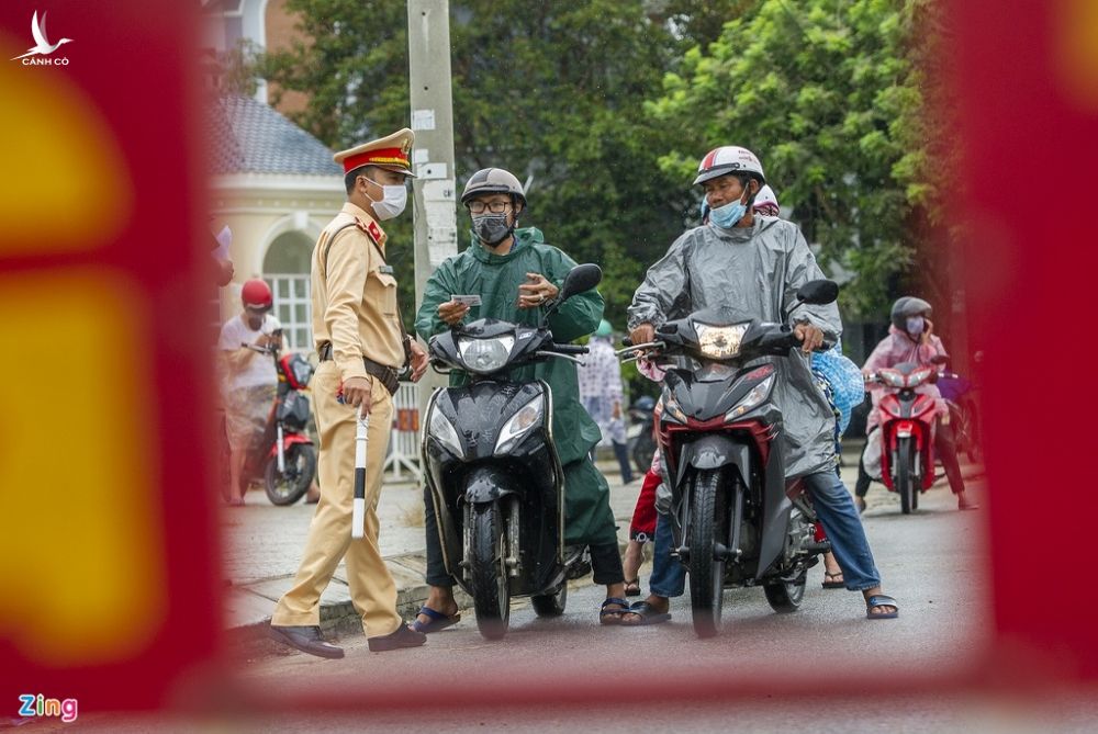 Chot chan cua ngo ra vao TP Da Nang anh 3