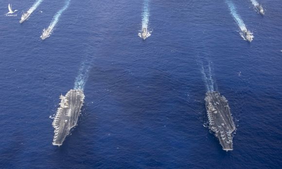 Hai tàu sân bay Mỹ diễn tập ở Biển Philippines hôm 23/6. Ảnh: US Navy.